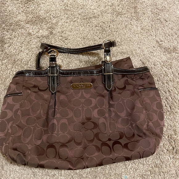 Used Coach purse - Picture 2 of 5
